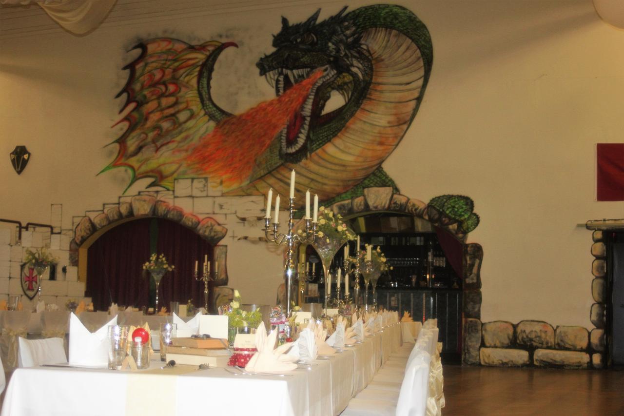 Pension Und Restaurant Die Burg Ehrenfriedersdorf Exterior foto